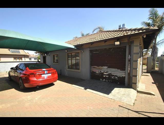 2 BEDROOM HOUSE FOR SALE IN DAWN PARK